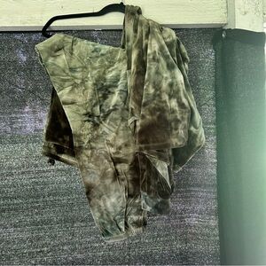 Old Navy 4X Green Velour Tie Dye Two Piece Set